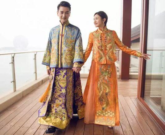 前不久刚婚了的陈晓陈妍希夫妇的中式礼服,就hin好看呢.